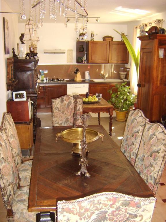 O Doux S'Home Ledenon Bagian luar foto