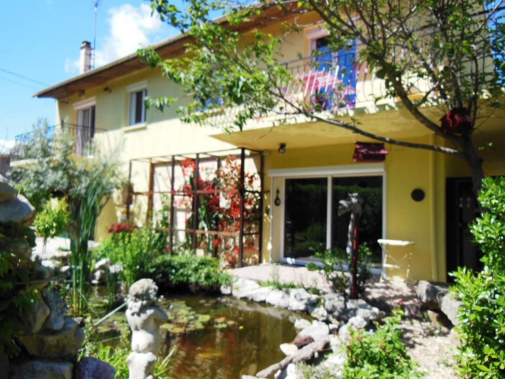 O Doux S'Home Ledenon Bagian luar foto