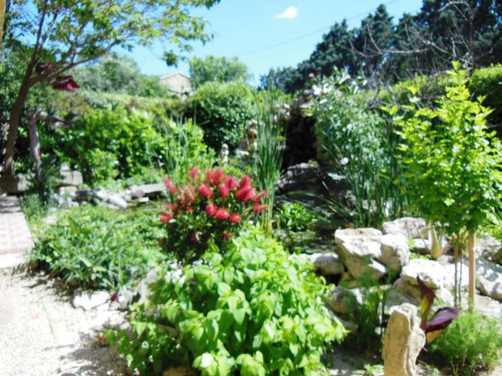 O Doux S'Home Ledenon Bagian luar foto