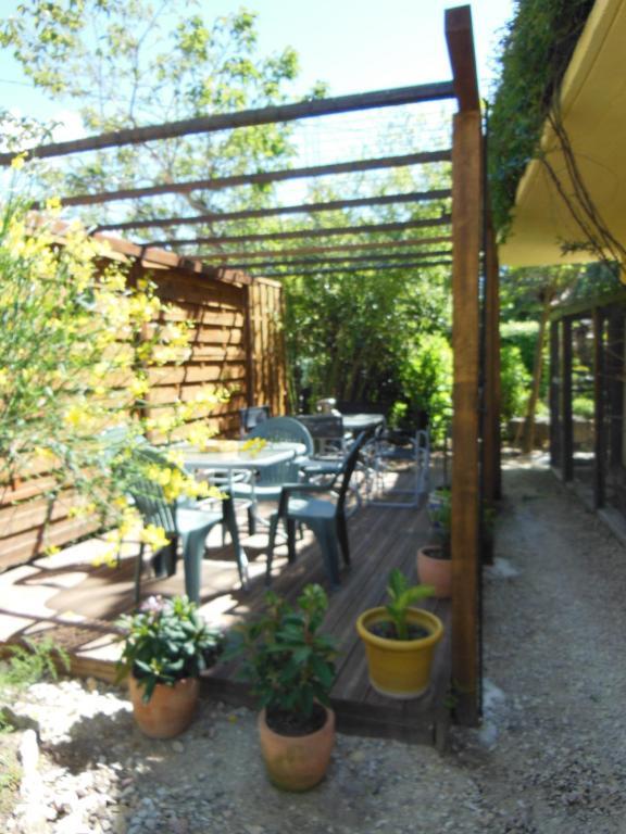 O Doux S'Home Ledenon Bagian luar foto